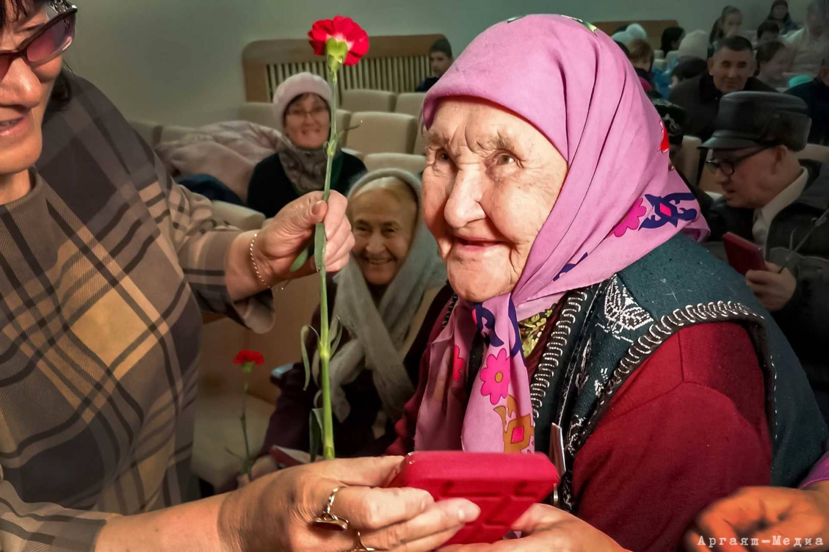 Вручение медалей ветеранам Кулуевского поселения