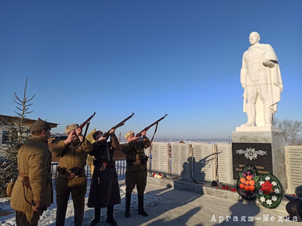 В Бажикаево открылся обновленный воинский мемориал