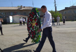 Возложение венков к памятнику Воину-Освободителю