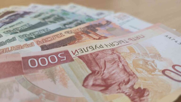 Госдума усилила ответственность за навязывание дополнительных услуг