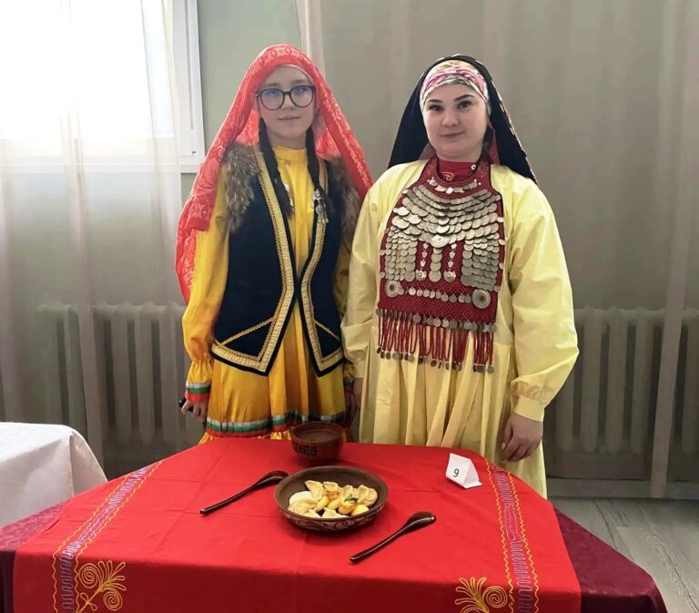 Дарина Бадретдинова и Лилия Хисаметдинова победили в конкурсе региональной кухни «Аутентично»